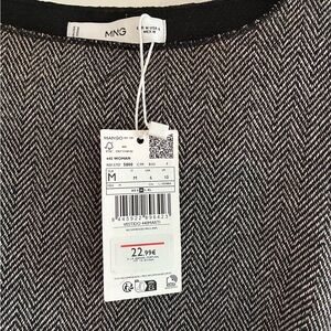 Black and White Sleeveless Crew Neck Dress